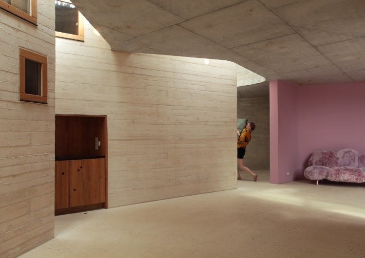 Maison L