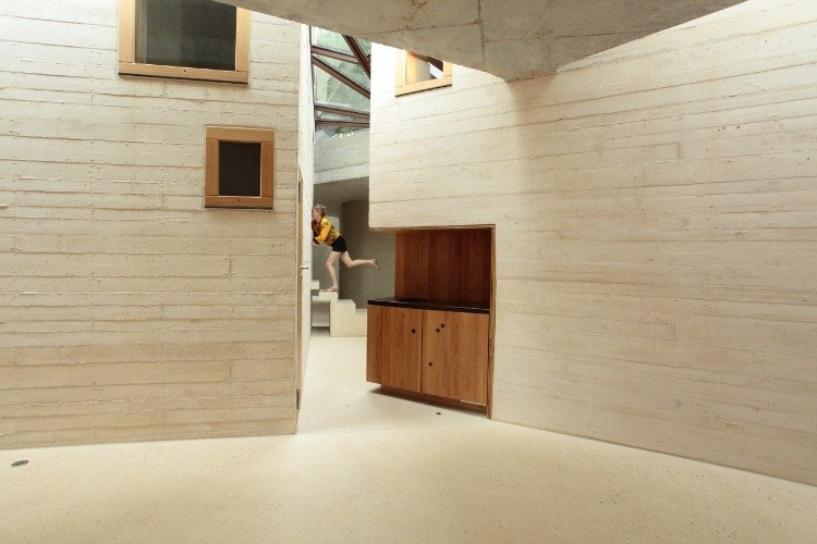 Maison L
