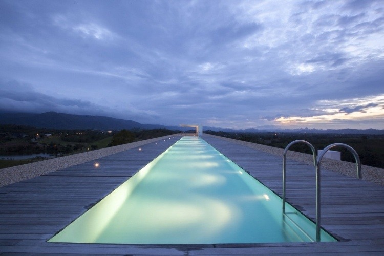 Contemporary Home by Shinichi Ogawa & Associates