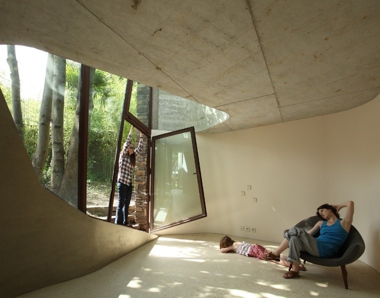Maison L
