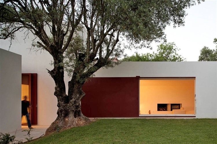 House of Agostos
