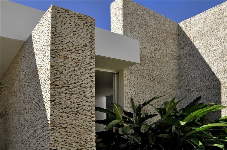 Rajuela House