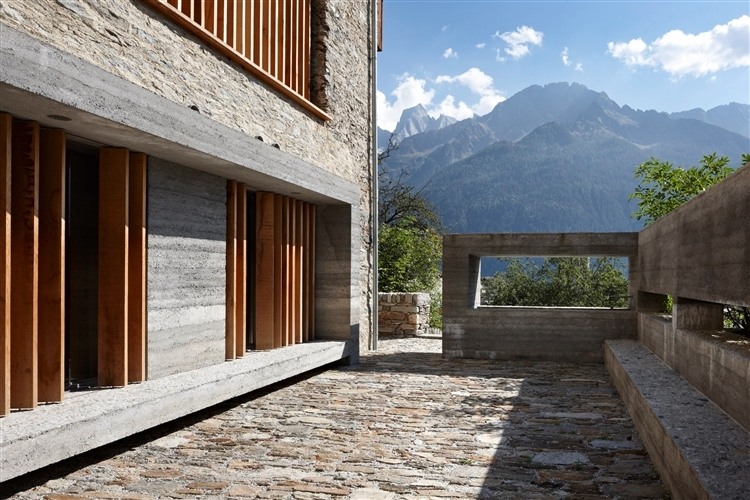 Barn redesign by Ruinelli Associati Architetti