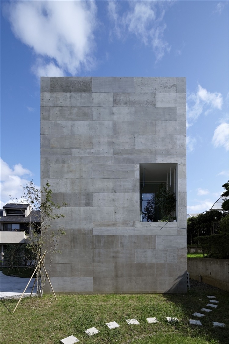 PLANTER SINGLE FAMILY HOUSE