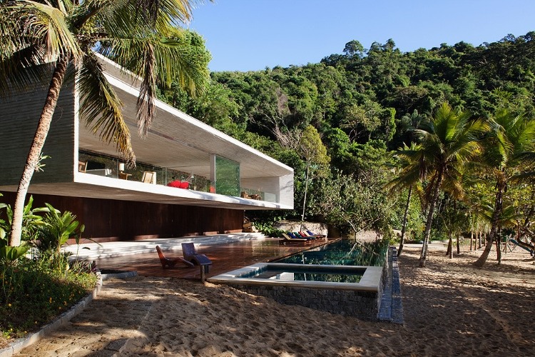 Paraty House by Studio MK27