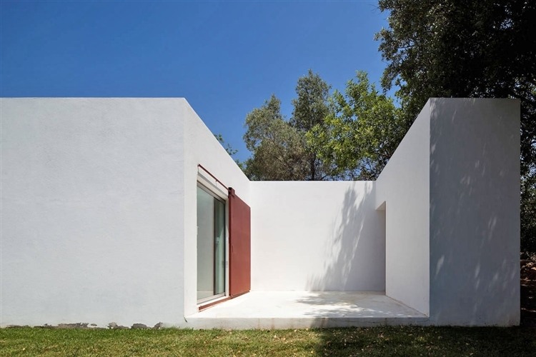 House of Agostos