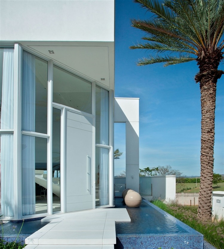 NJ Residence by Pupogaspar Arquitetura