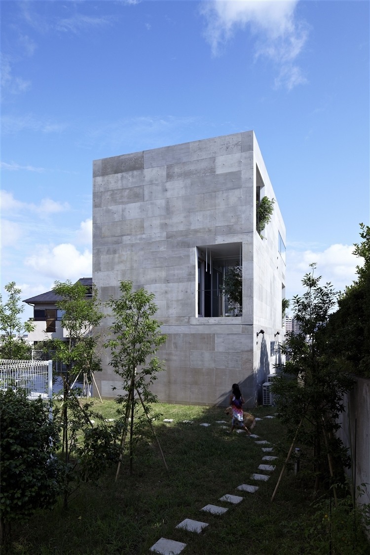 PLANTER SINGLE FAMILY HOUSE