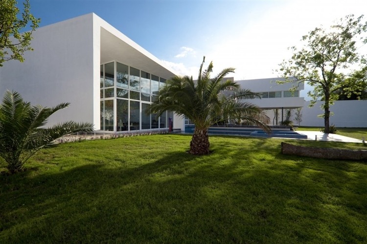 Uro House