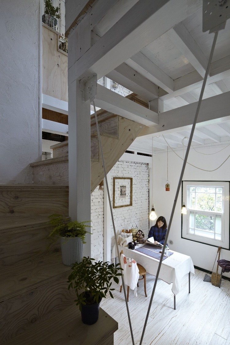 ASE house interior by no.555