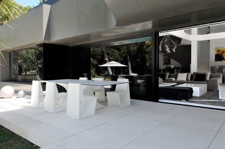 B&N House by A-cero