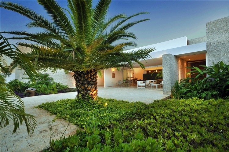 Rajuela House