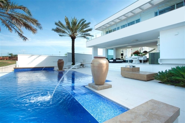 NJ Residence by Pupogaspar Arquitetura