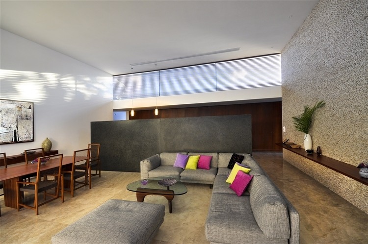 Rajuela House