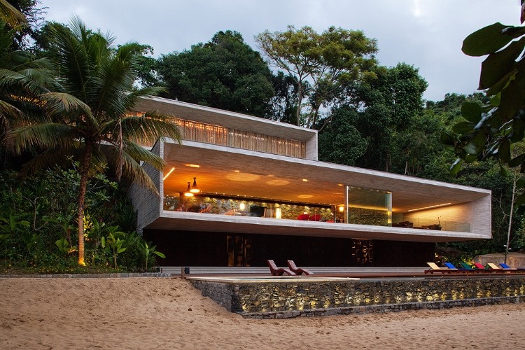 Paraty House by Studio MK27