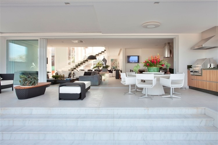 NJ Residence by Pupogaspar Arquitetura