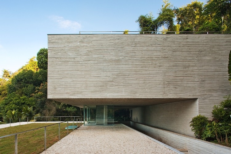 Paraty House by Studio MK27