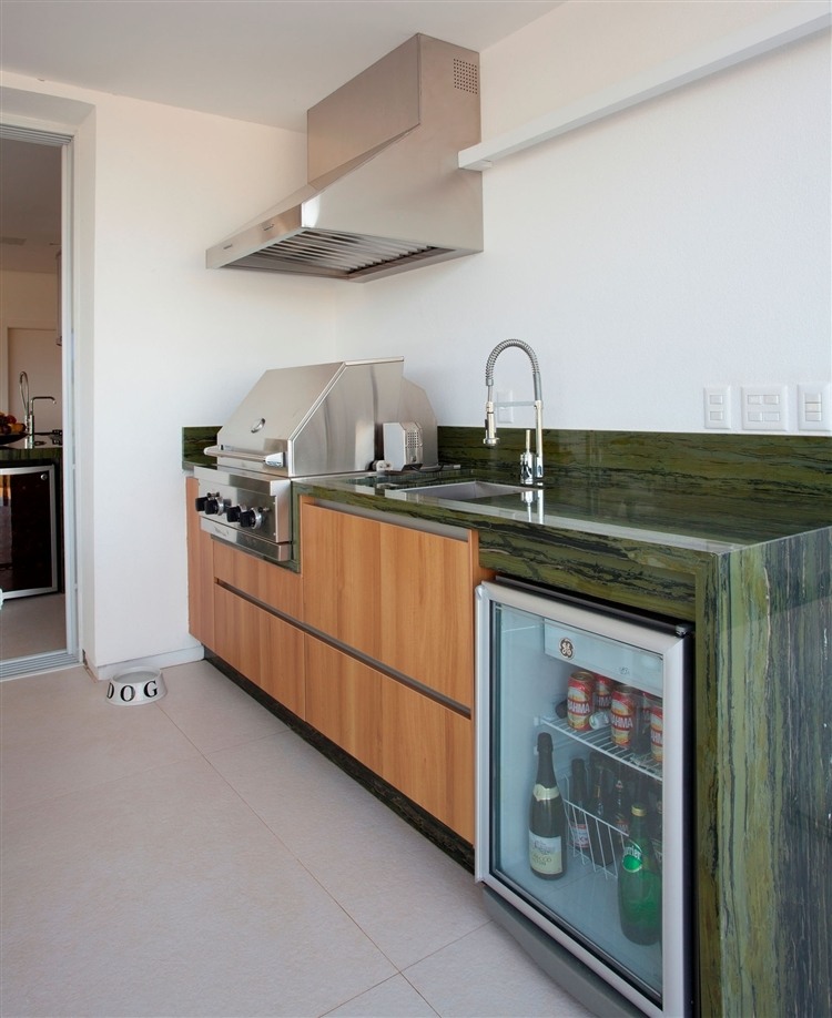NJ Residence by Pupogaspar Arquitetura