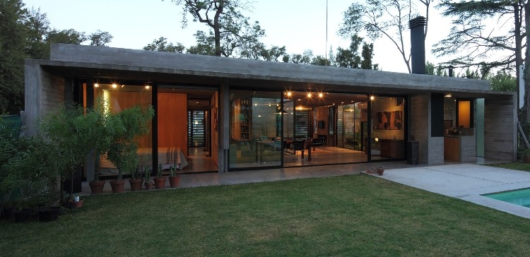 BA House by BAK Arquitectos