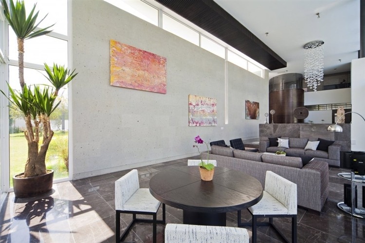 Uro House