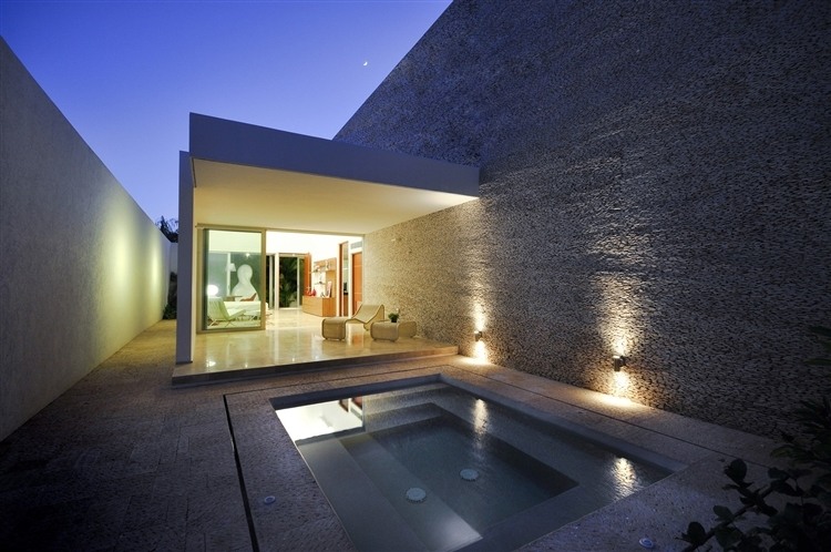 Rajuela House