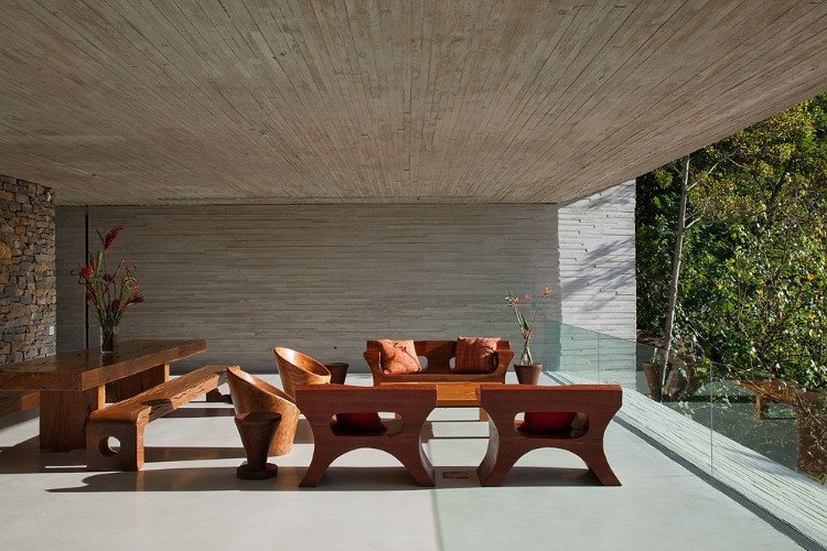Paraty House by Studio MK27