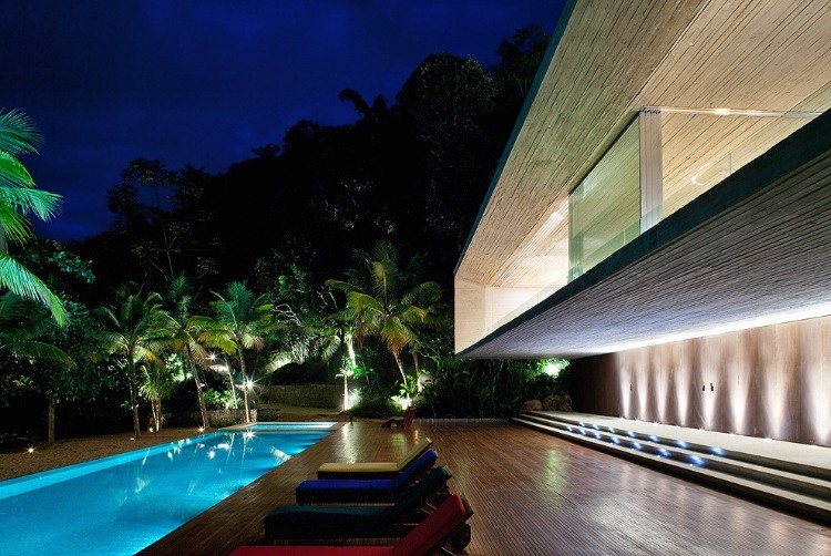 Paraty House by Studio MK27