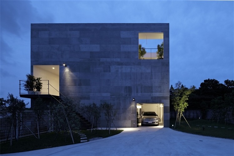 PLANTER SINGLE FAMILY HOUSE
