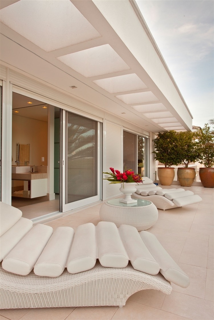 NJ Residence by Pupogaspar Arquitetura