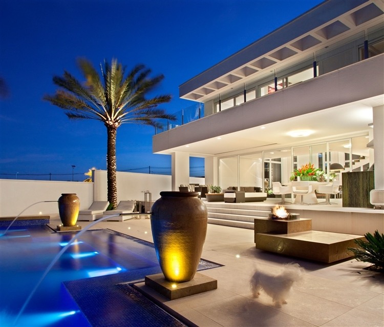 NJ Residence by Pupogaspar Arquitetura