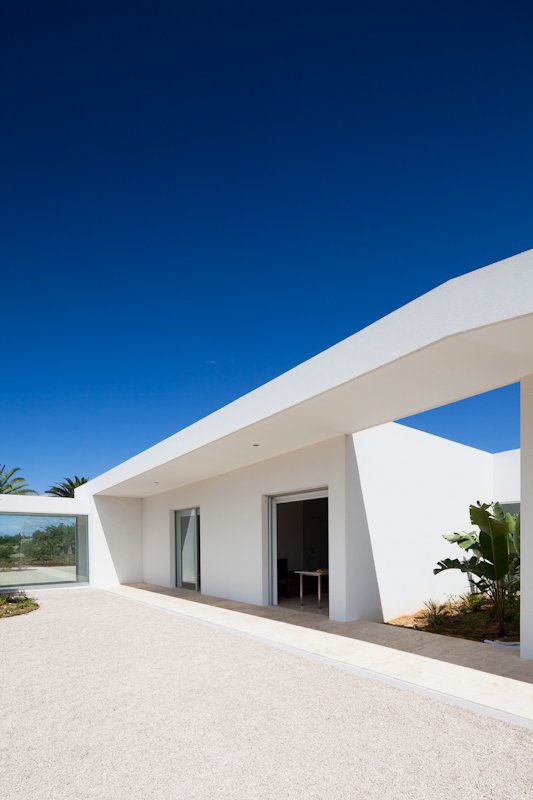 Tavira House by Vitor Vilhena