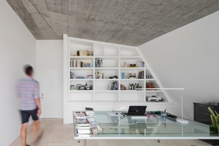 Tavira House by Vitor Vilhena
