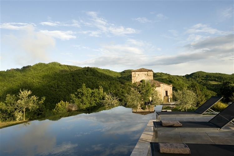 Tower of Moravola house design