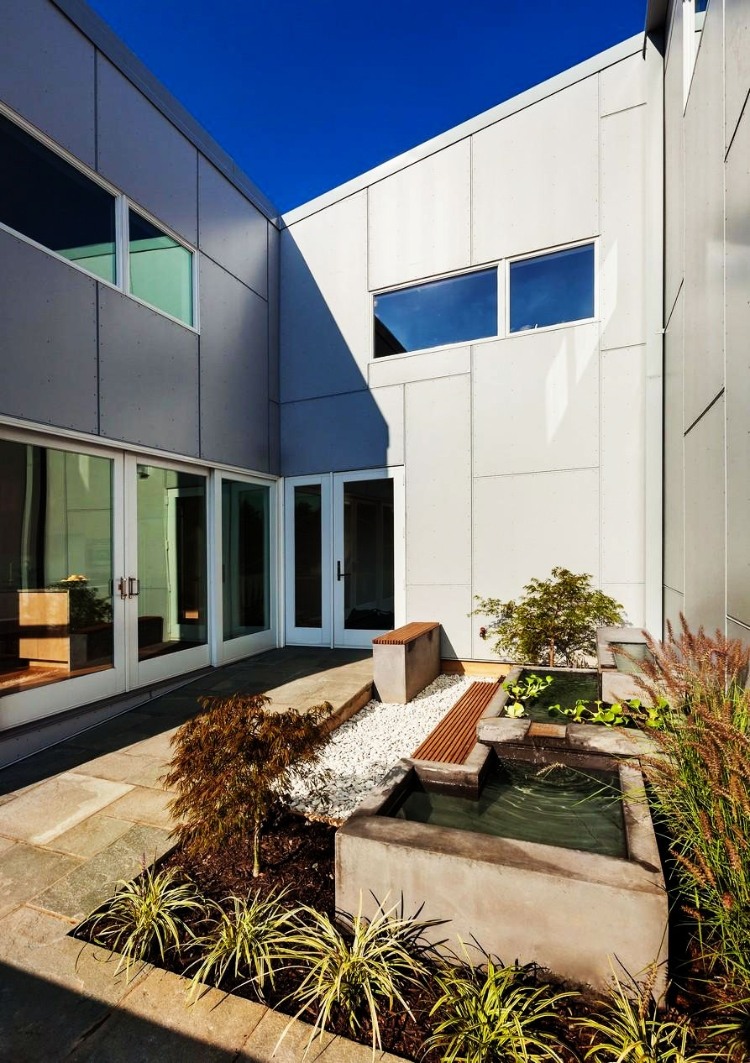 10 Degree House