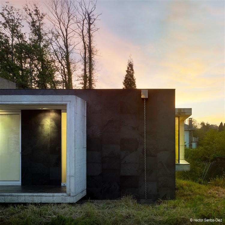 Eins House