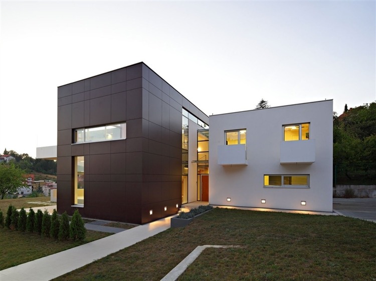 J20 House by DAR612