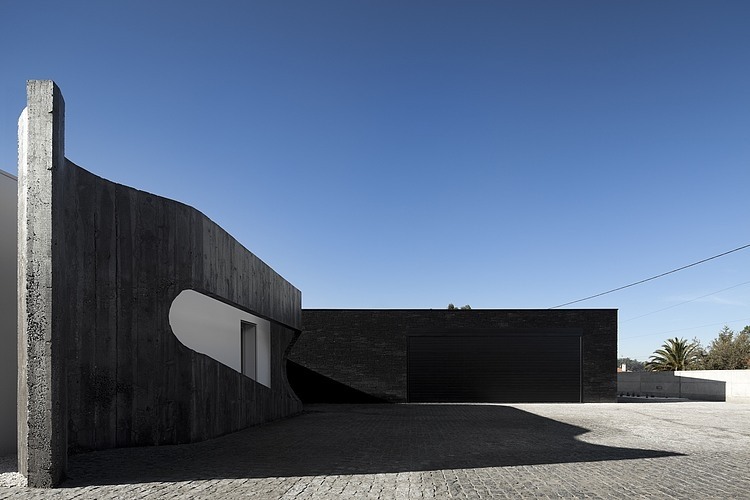 Xiera House 2 by A2 + Arquitectos