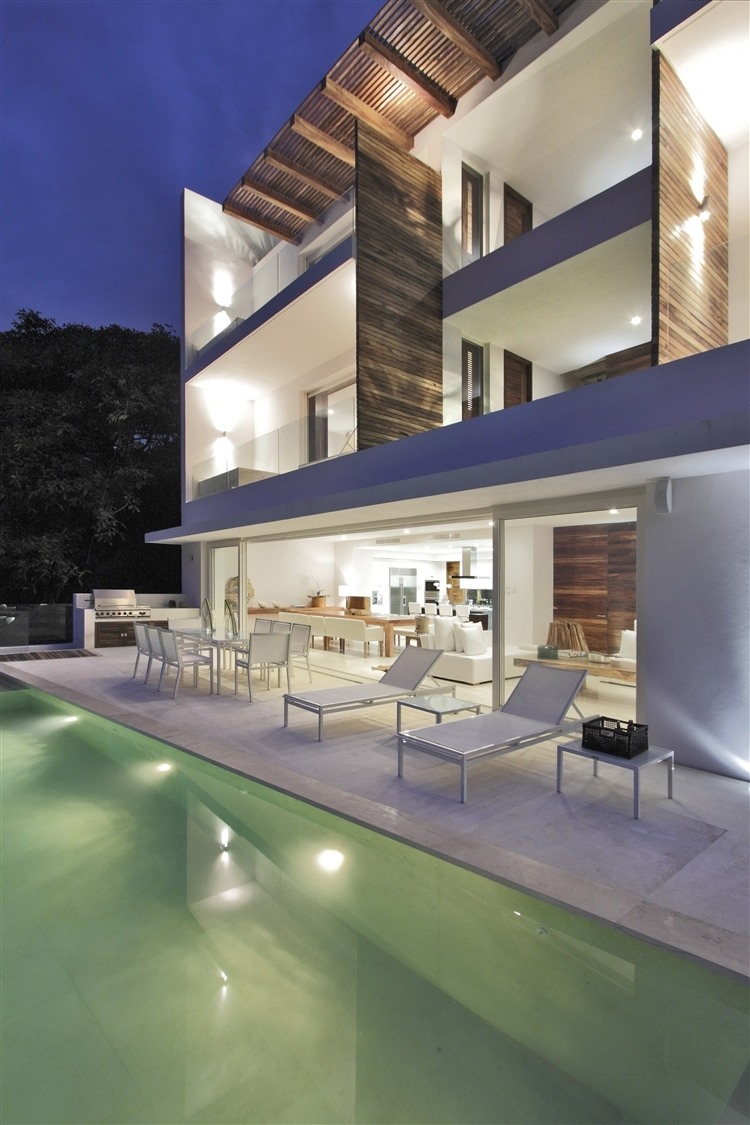 House at Sea