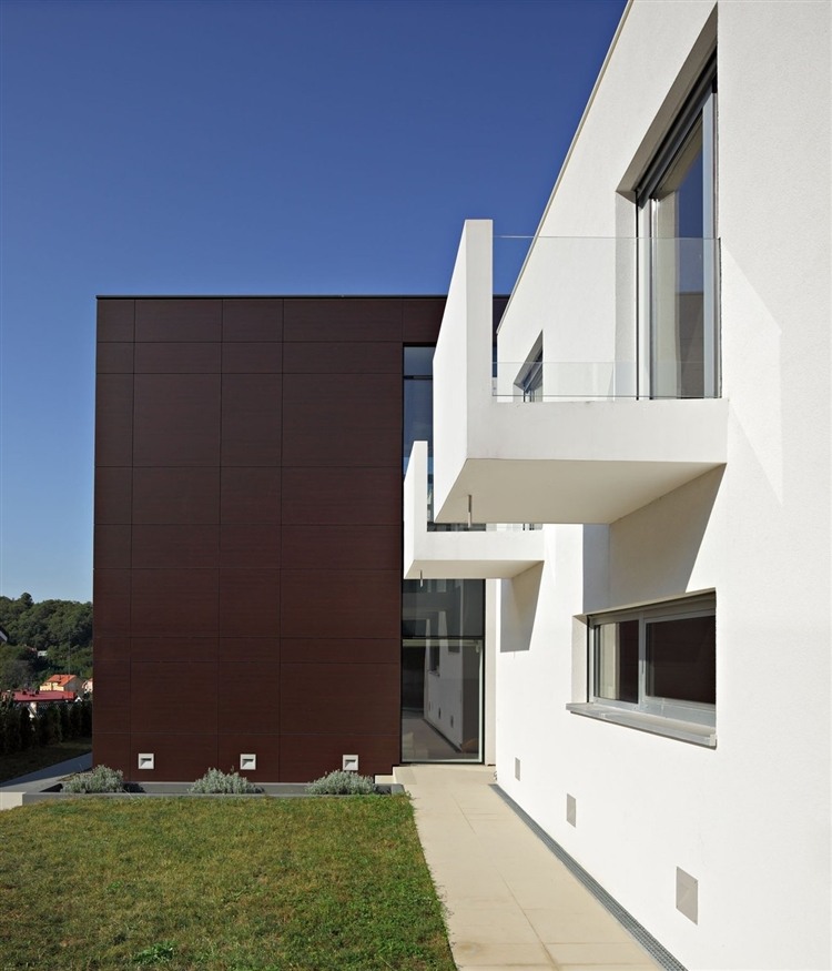 J20 House by DAR612
