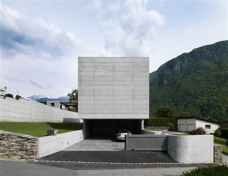 House in Lumino