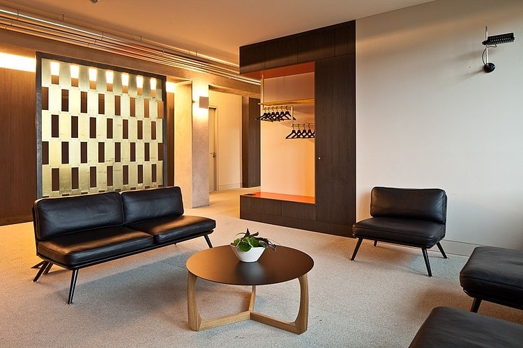 Western Dermatology by Karhard Architektur + Design
