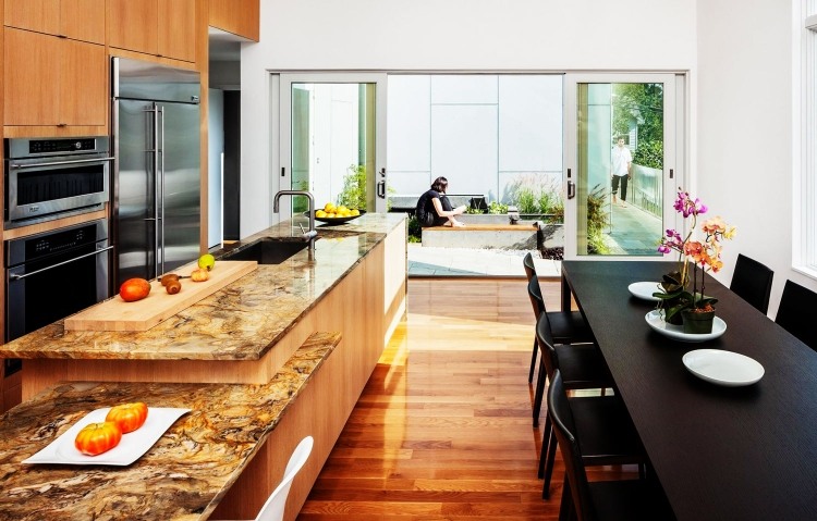 10 Degree House