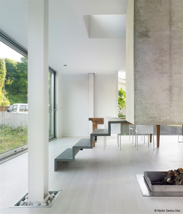 Eins House