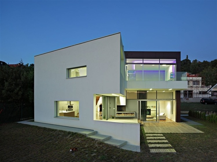 J20 House by DAR612