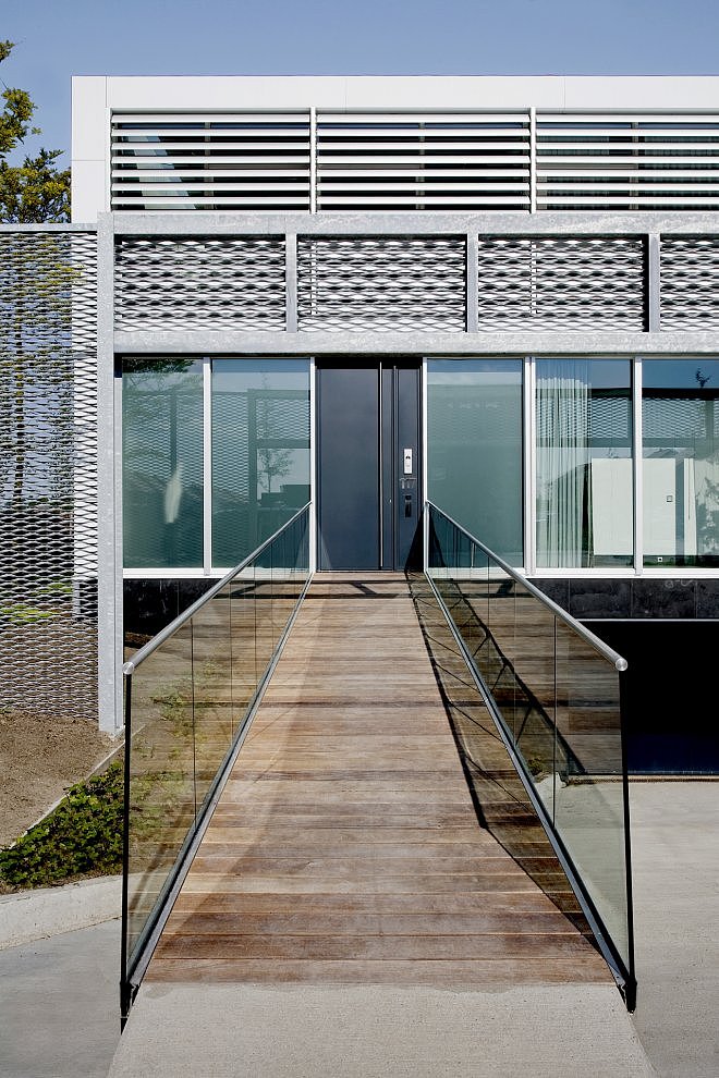 Steel Study House II by Archipelontwerpers