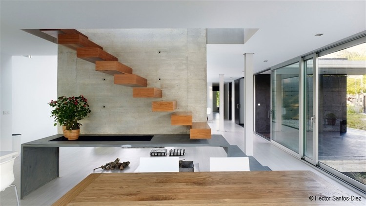 Eins House