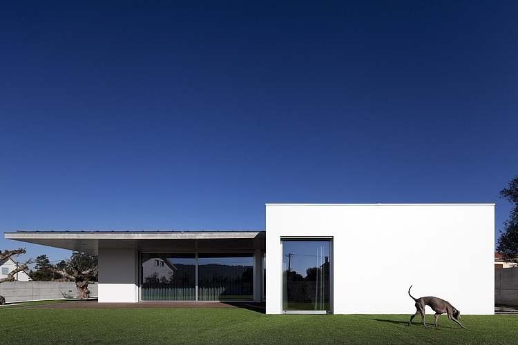 Xiera House 2 by A2 + Arquitectos