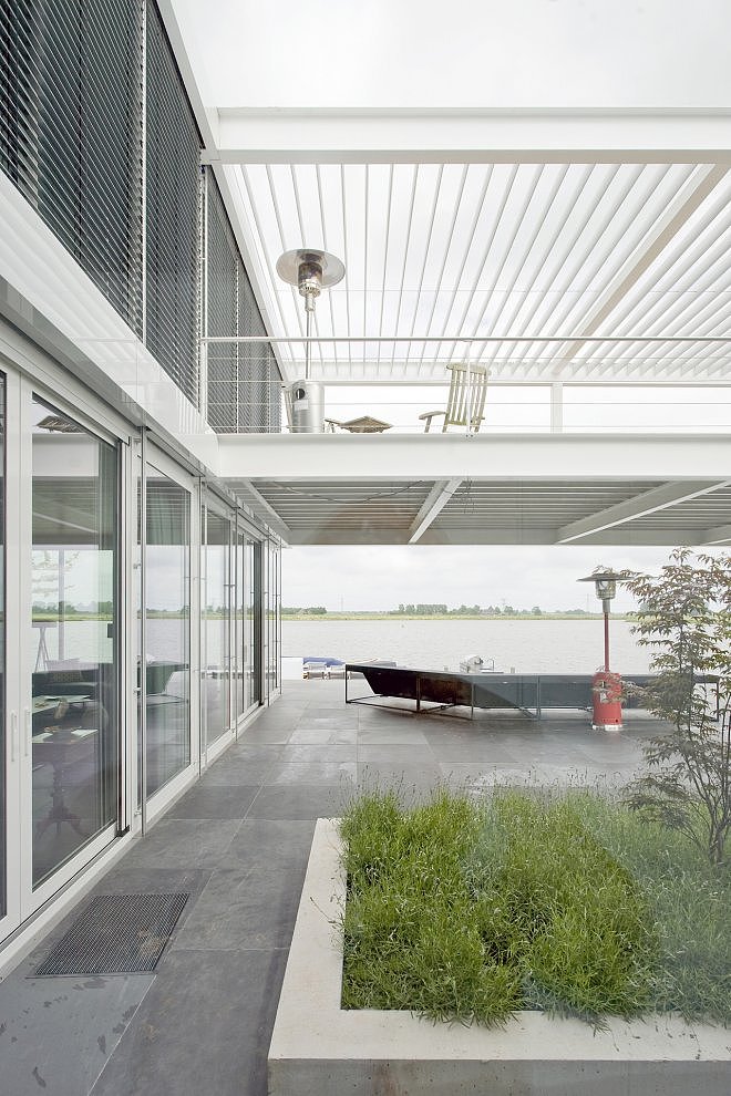 Steel Study House II by Archipelontwerpers