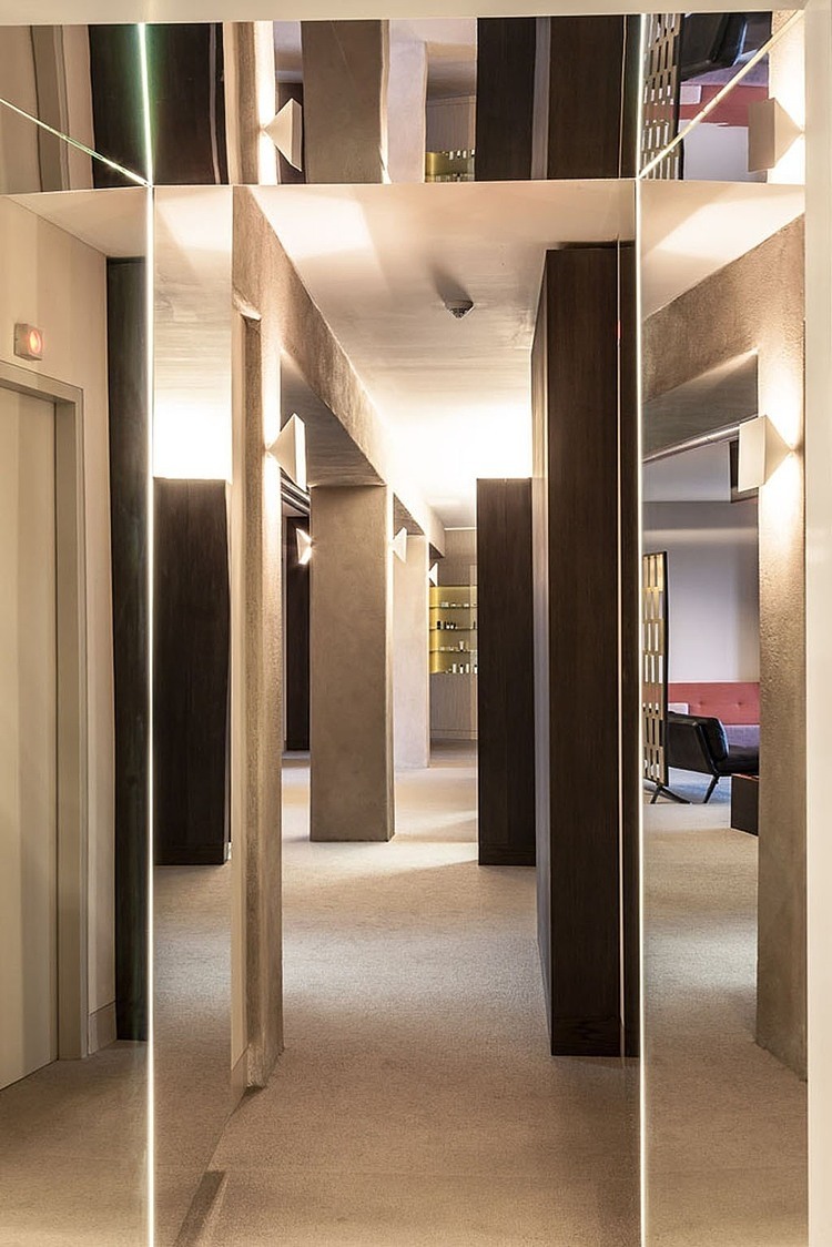 Western Dermatology by Karhard Architektur + Design