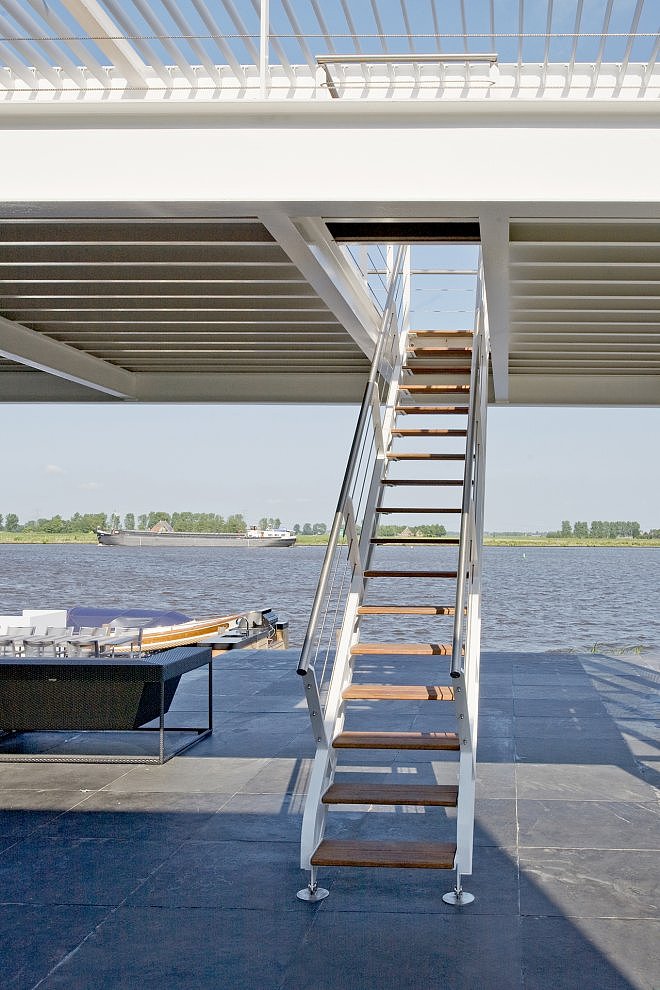 Steel Study House II by Archipelontwerpers